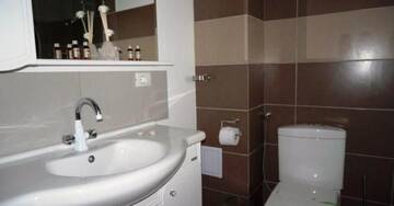 Фото номера Двухместный номер с 1 кроватью и балконом Отель Romantic Boutique Hotel г. Фокшани 9
