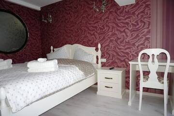 Фото номера Двухместный номер Делюкс с 1 кроватью Отель Romantic Boutique Hotel г. Фокшани 4