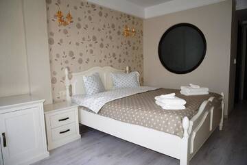 Фото номера Двухместный номер Делюкс с 1 кроватью Отель Romantic Boutique Hotel г. Фокшани 2